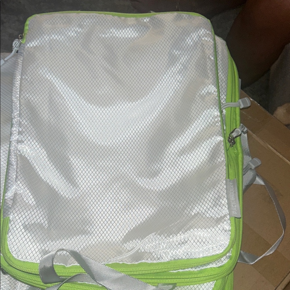New Non Mesh Compression Travel Kit Green and White 6pc Travel Organizer Set